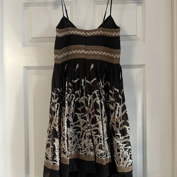 BCBG | Brown Floral Party Dress| Size 6 - Picture 5 of 9